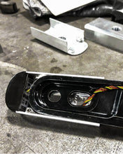 Load image into Gallery viewer, 2018-2024 Model Strut Lights